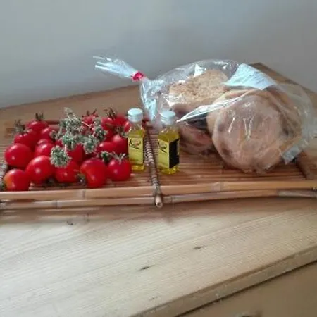 Contrada Sorbole Остуни