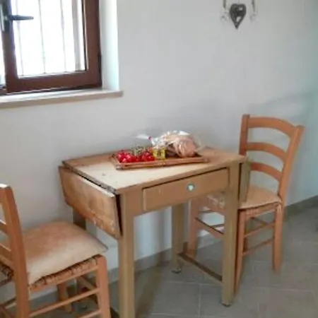 Contrada Sorbole Остуни